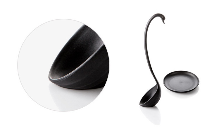 พร้อมส่ง ทัพพียืนได้ พร้อมที่รอง รูปหงส์ Swan Ladle มีสีขาว กับดำ