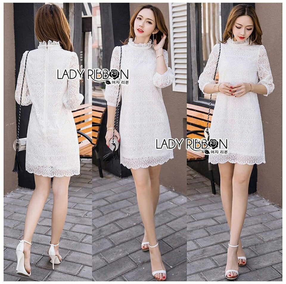 เดรสเกาหลี พร้อมส่ง เดรสสั้น ผ้าลูกไม้สีขาวทรงคอสูง