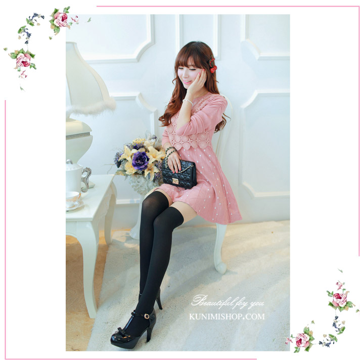  ถุงน่องแบบเต็มตัวน่ารัก สีทูโทน เนื้อและดำ โดยด้านบนจะเป็นสีเนื้อและด้านล่างลงไปจะเป็นสีดำมีลายย่นที่ขอบด้านบนสีดำ จะใส่ไปทำงาน หรือใส่ไปเที่ยวก็ดูน่ารักคะ ขนาด FREE SIZE