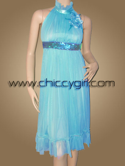 ชุดราตรี ชุดเดรสสั้นออกงาน ชุดไปงานแต่งงาน คอเต่าสีฟ้า แต่งใต้อกด้วยแถบเลื่อมยืดได้ ชายแต่งระบายประดับเลื่อม แบบน่ารัก เก๋ไก๋ สวยหรูมาก