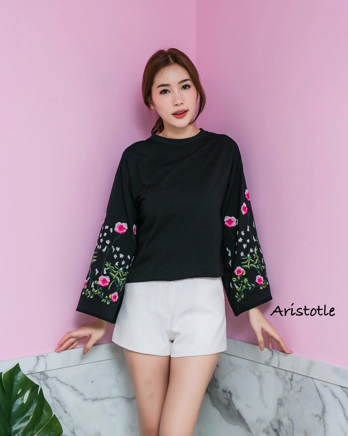 เสื้อเกาหลี พร้อมส่ง เสื้อแขนยาวปักลายซ่าร่า