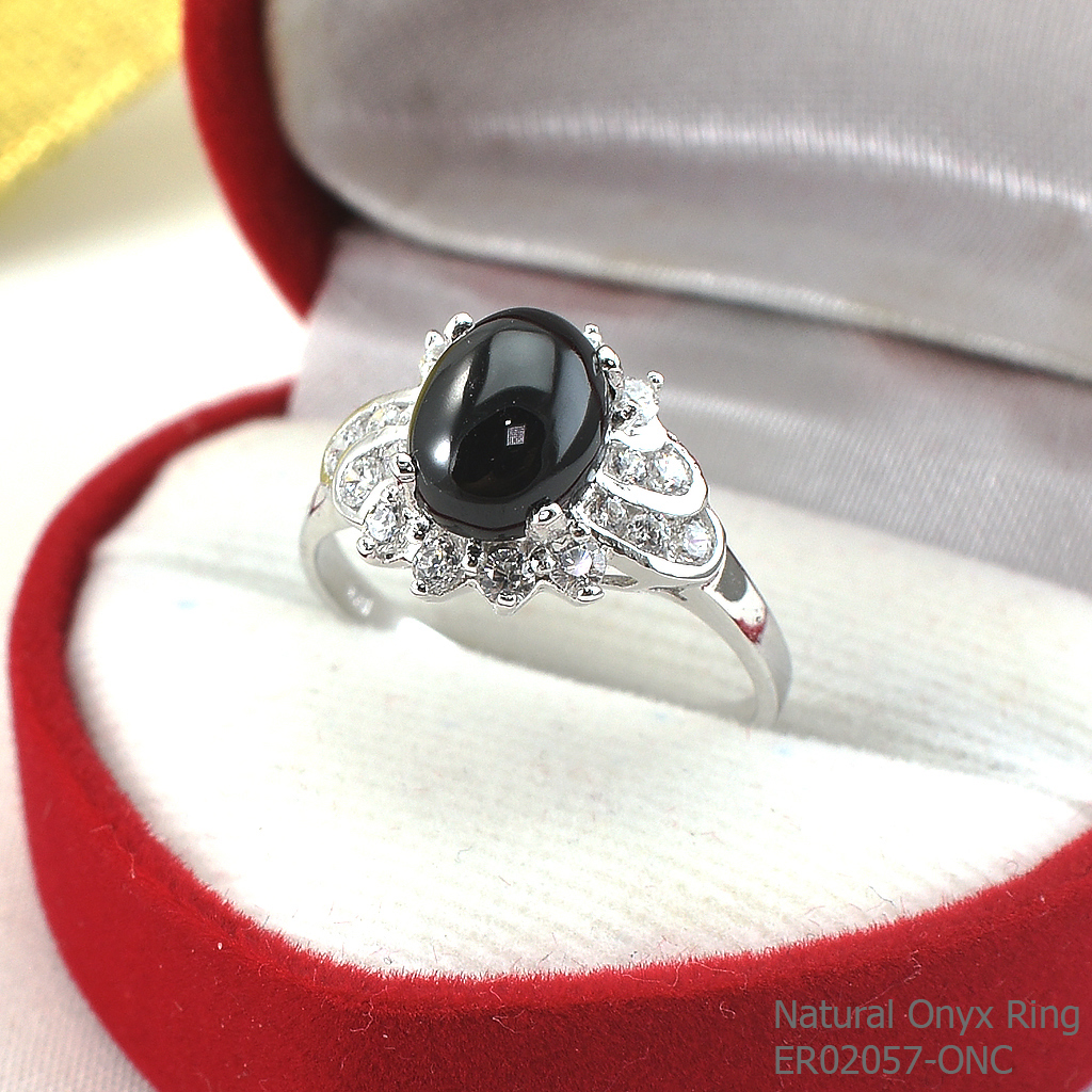 SKJewelryFactory แหวนนิลแท้ ล้อมเพชร วงนี้ใส่นิ้วกลางสวยๆ ER02057-ONC