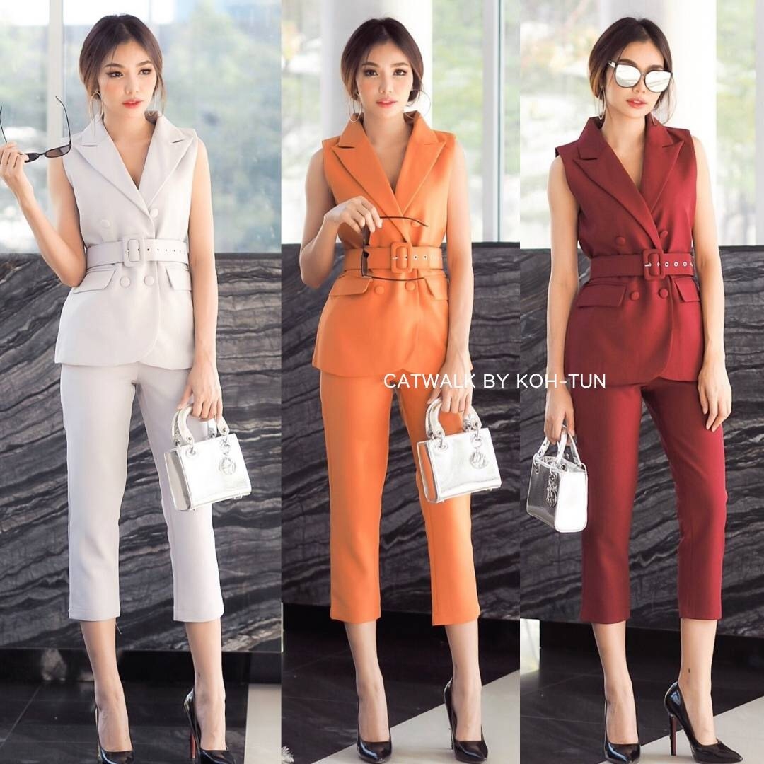 เสื้อผ้าเกาหลี พร้อมส่ง เซ็ต Blazer กางเกง 5 ส่วน
