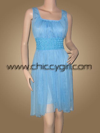 ชุดราตรีแขนกุดแต่งกุหลาบเล็กๆ ที่เอว สีฟ้า แบบเก๋ไก๋