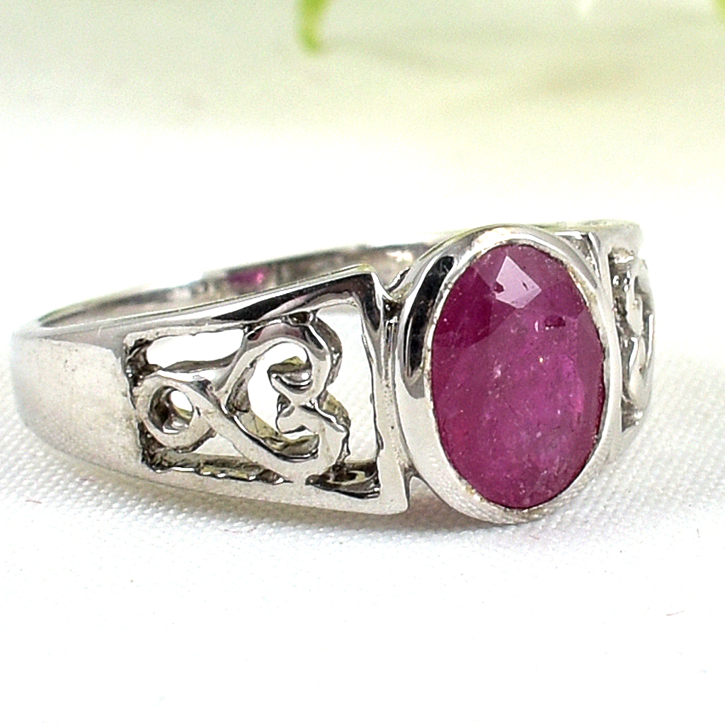 SKJewelryfactory แหวนเงินแท้ ฝังพลอยทับทิมแท้ ตัวเรือนฉลุลายสวยงาม ER01746-RBY