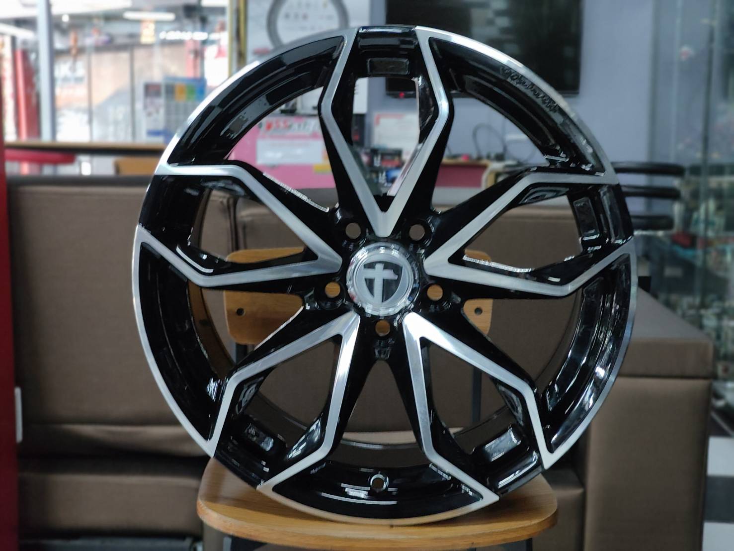 ล้อ TK SMART TM359 ขอบ 18X8.0 5X112-114.3 สี Black Polished *ราคาต่อวง*
