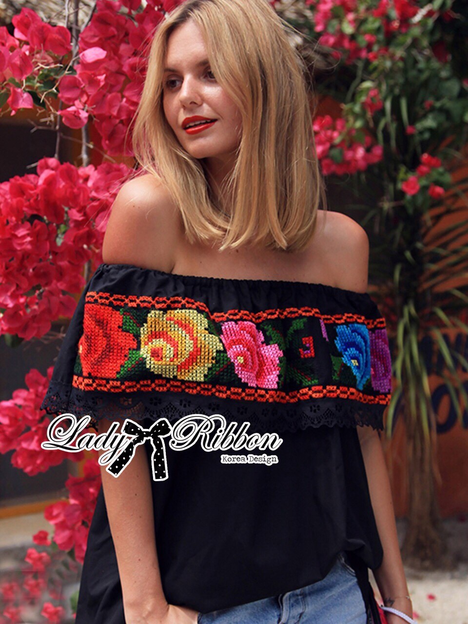 พร้อมส่ง เสื้อเปิดไหล่ปักครอสสติตช์ลายดอกกุหลาบ