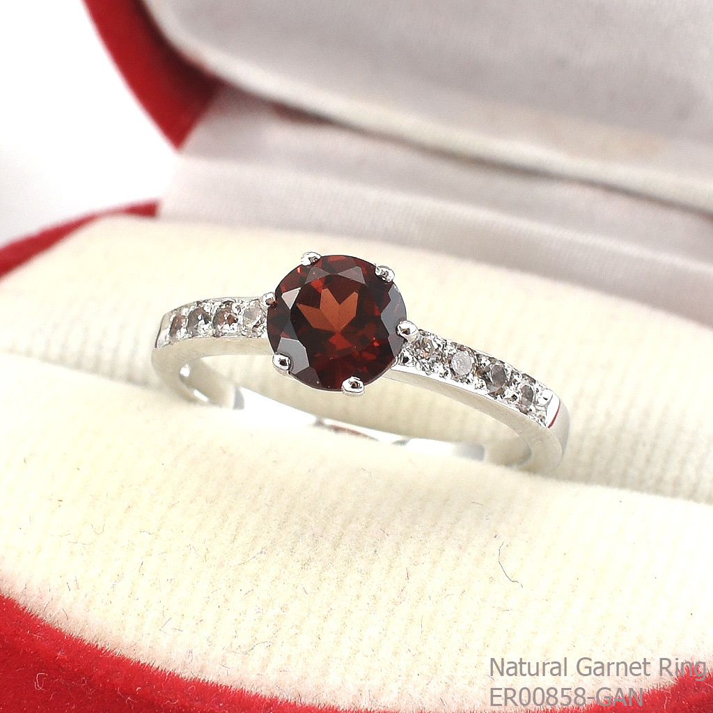 SKJewelryFactory แหวนพลอยโกเมนแท้ สไตล์แหวนหมั้น ER00858-GAN