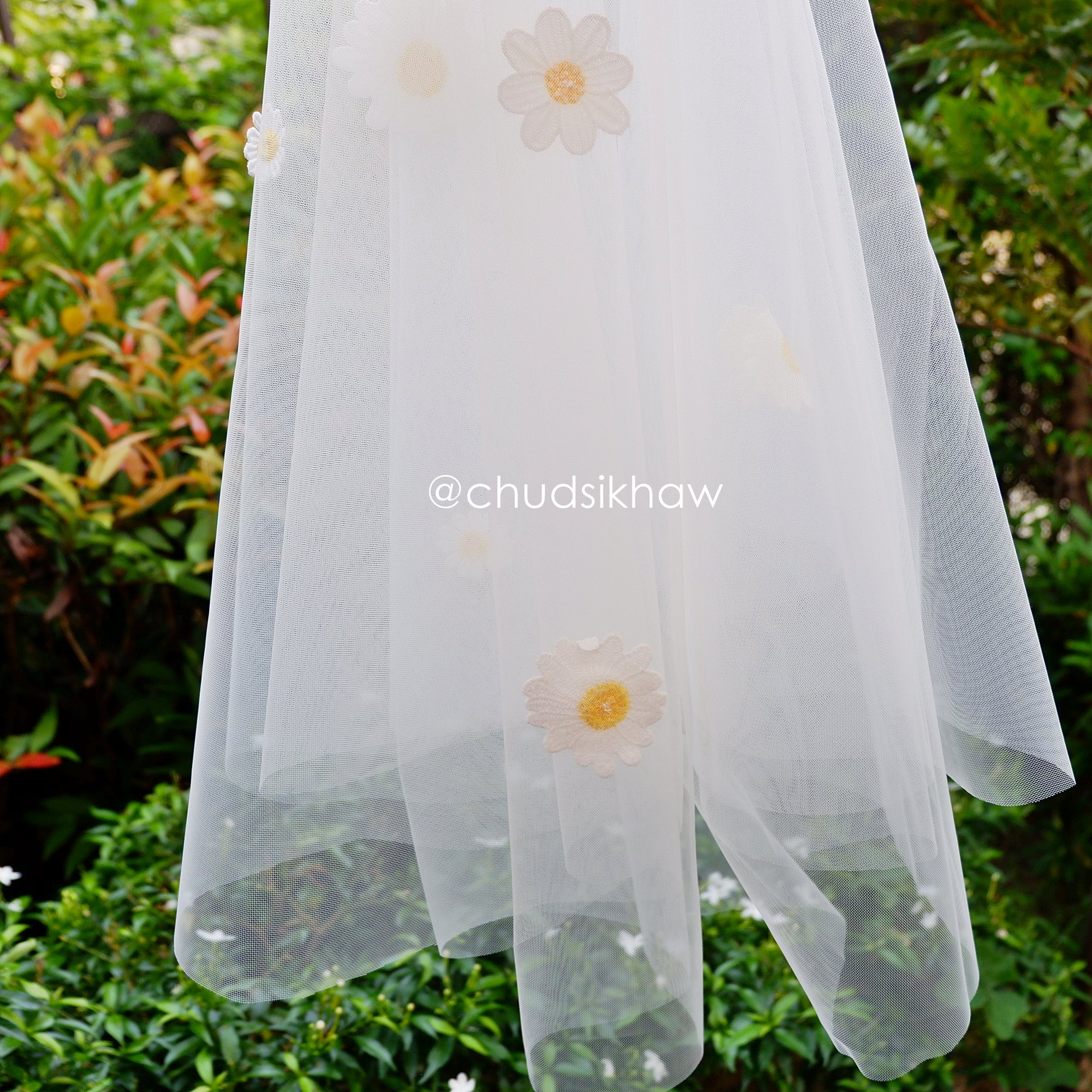 เวล Veil ติดดอกเดซี่น่ารัก ๆ ยาว 60 ซม. หวีสับสีทอง ผ้านิ่มสลวยเนื้อละเอียด