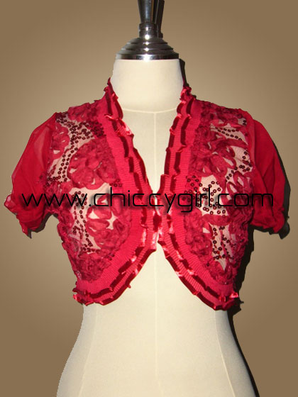 เสื้อคลุมชุดราตรีตัวสั้นสีแดงแขนตุ๊กตาแต่งขอบระบายอัดพลีทติดริบบิ้นปักเลื่อมปักผ้าขดรูปดอกไม้สวยหรู (หมดค่ะ)