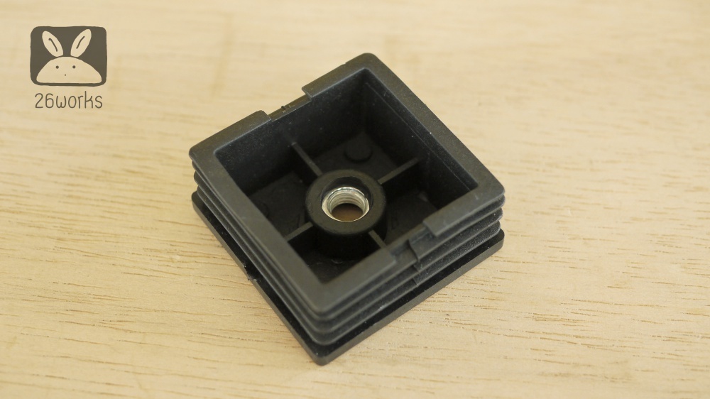 ขาพลาสติกใส่เหล็กกล่อง 2 x 2 นิ้ว สวมใน