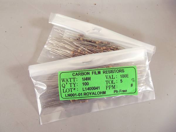 ตัวต้านทาน 820 โอห์ม 1/4W ชนิด 5% (บรรจุ 100 ตัว)
