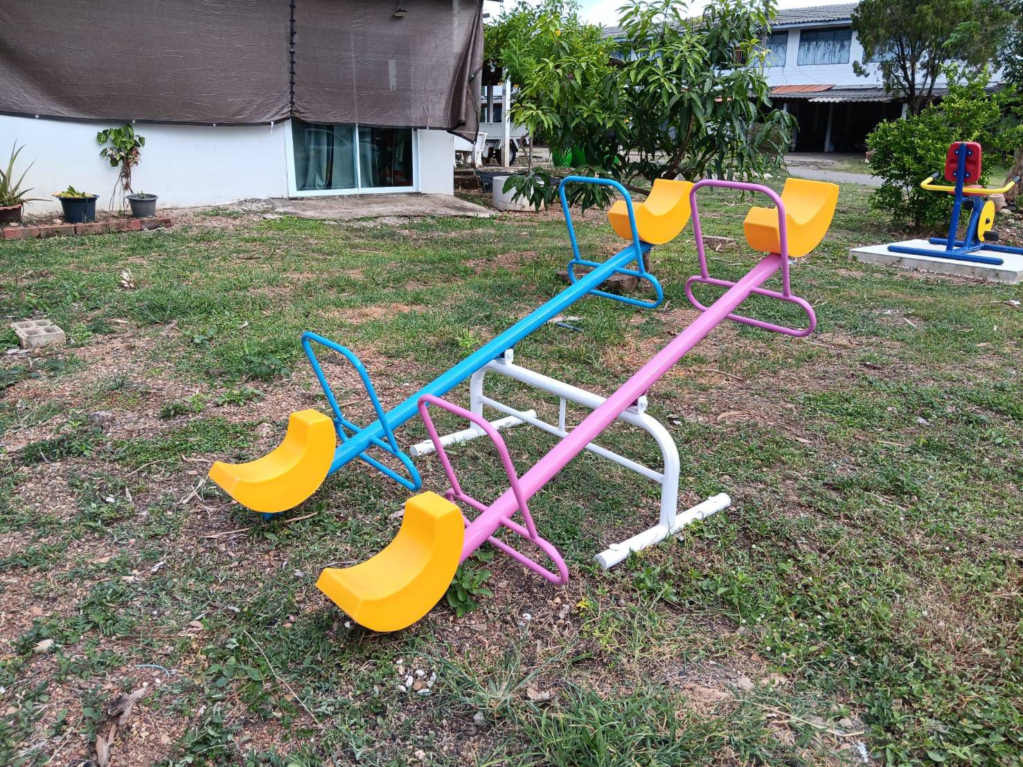 คานกระดก4ที่(ที่นั่งพลาสติก)