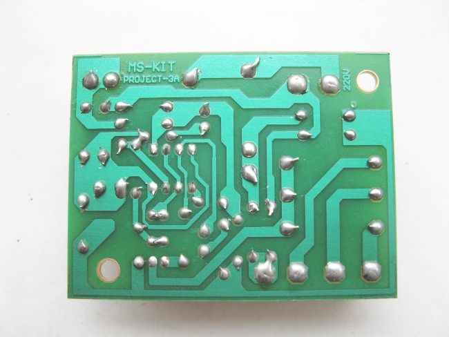 โครงงาน 3A (วงจรไฟกระพริบ 1 ช่อง ไม่ใช้หม้อแปลง)