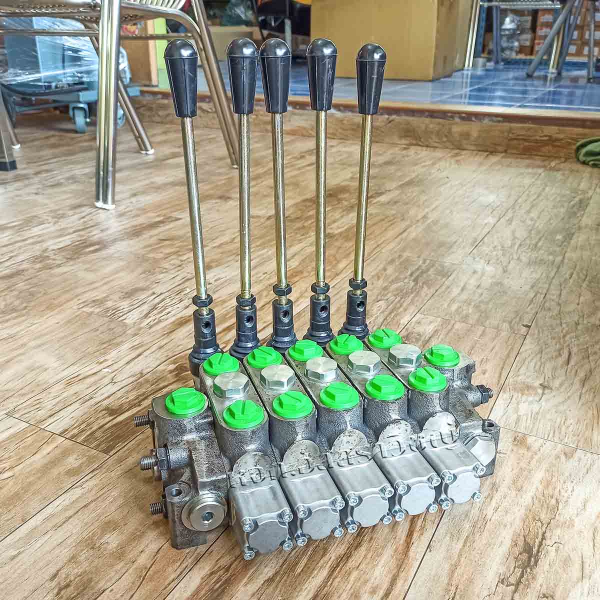 คอนโทรลวาล์วมือโยก6แกน Hydrocontrol HC-D4