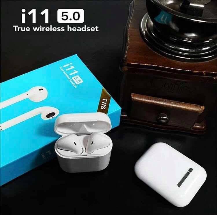 หูฟังบลูทูธไร้สายพร้อมตลับชาร์จ i11 TWS (Touch Screen) bluetooth 5.0