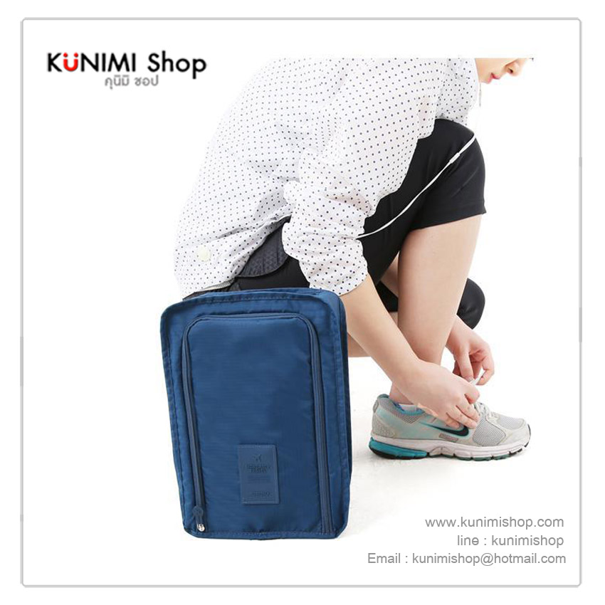  กระเป๋าจัดเก็บสิ่งของ กระเป๋าจัดระเบียบสิ่งของ สาสมารถใส่รองเท้าผ้าใบ รองเท้ากีฬา ออกกำลังกาย รองเท้าแตะ รองเท้าใส่เล่น หรือของใช้ต่างๆ เช่น ผ้าขนหนู ถุงเท้า ผ้าเช็ดตัว กระติกน้ำ เป็นต้น สำหรับพกพาเดินทาง ท่องเที่ยว มีซิปเปิดปิด สะดวกในการจัดเก็บ พร้อมหูหิ้ว * โดยรุ่น Ver. 3 นี้ ตรงช่องใส่รองเท้าจะไม่มีที่กั้นเหมือนกับ รุ่น Ver.2 ครับ * ขนาด กว้าง 21.5 x ยาว 30.5 x หนา 11 cm. 