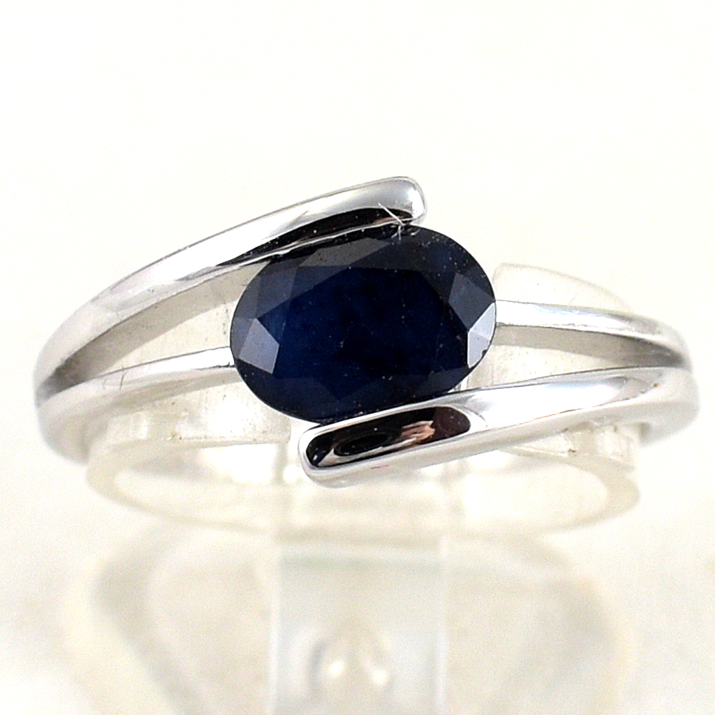 SKJewelryfactory แหวนเงินแท้ ฝังพลอยไพลินแท้ ดีไซด์เรียบๆทันสมัย ER01466-BSA