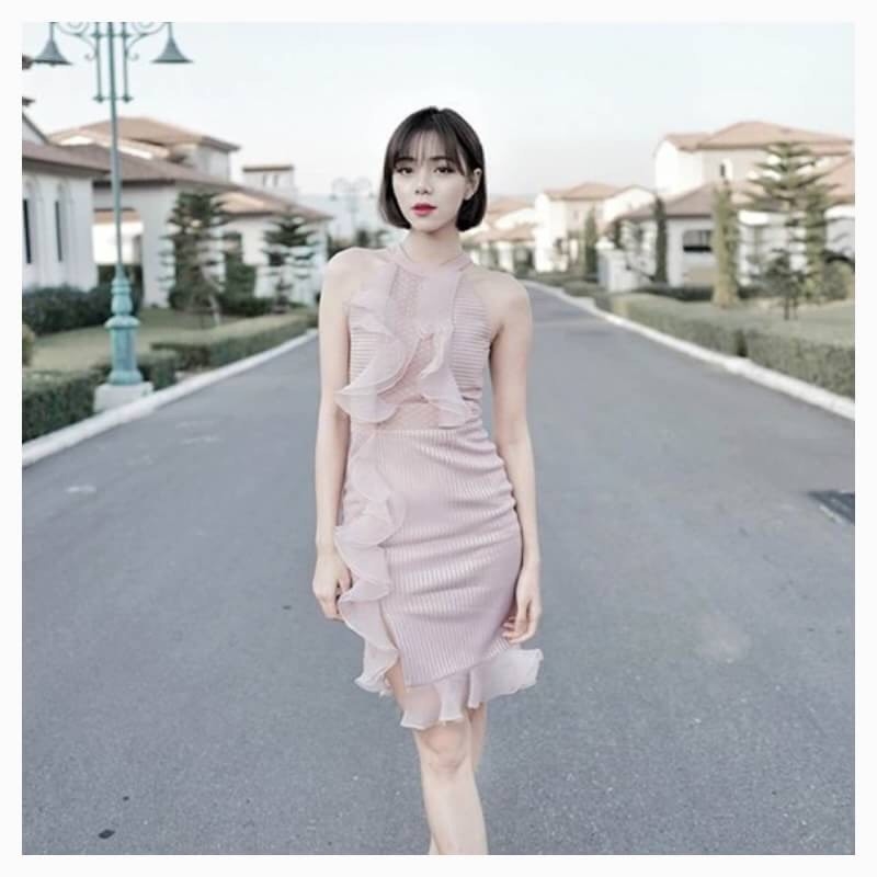 เดรสเกาหลี พร้อมส่ง Dress คล้องคอสีชมพู