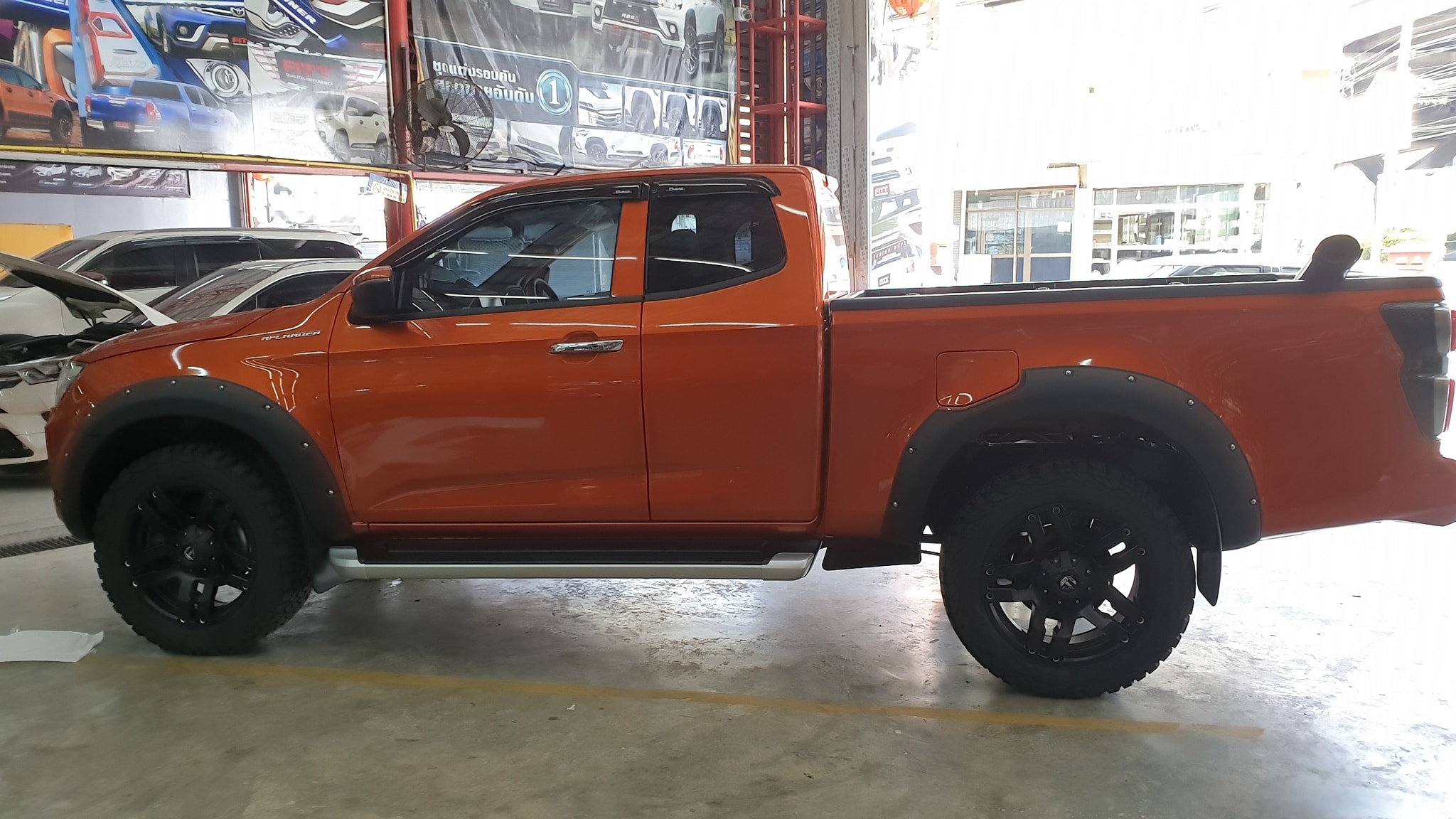 Dmax 2020 คิ้วล้อ 6 นิ้ว สีดำด้าน มีหมุดเย็บ
