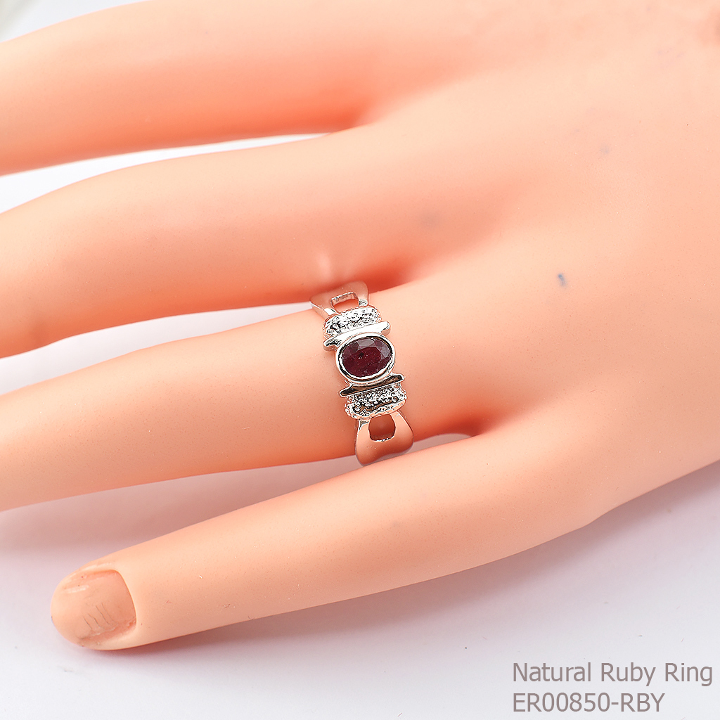 SKJewelryfactory แหวนทับทิมแท้ แหวนพลอยเม็ดเดี่ยว ดีไซน์ทันสมัย ER00850-RBY
