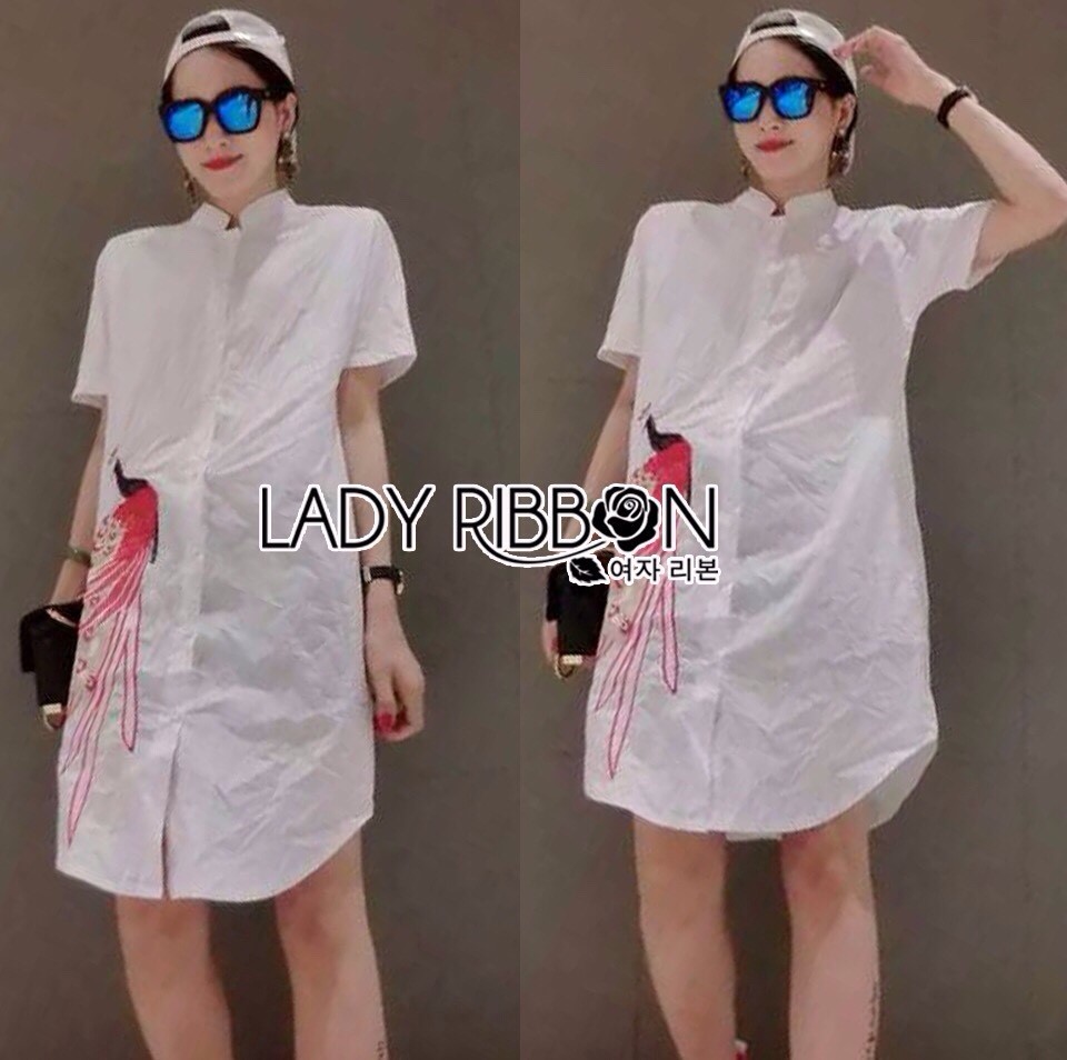 พร้อมส่ง เชิ้ตเดรสสีขาวปักลายนกยูงสีแดง