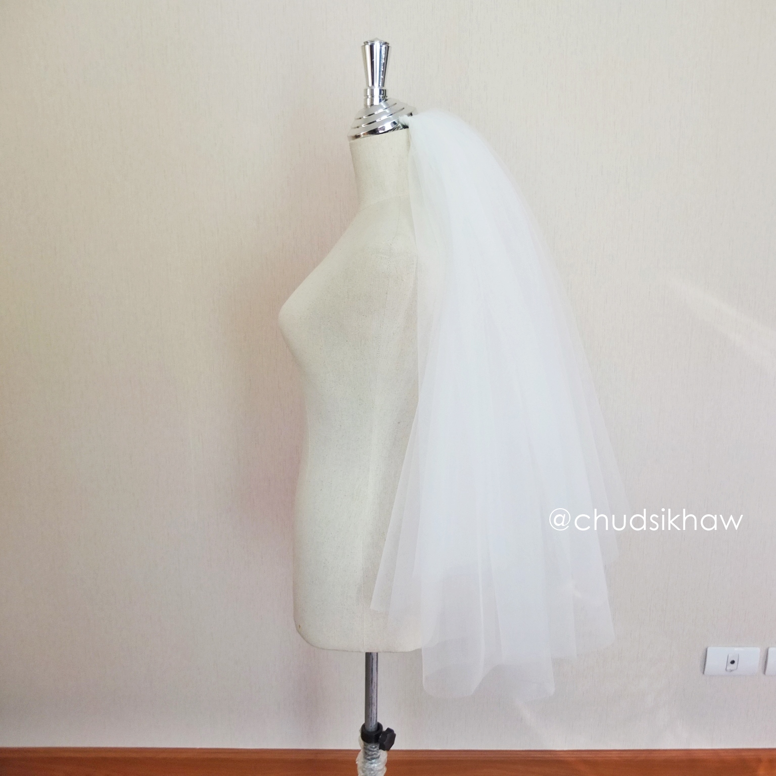veil ผ้าคลุมเจ้าสาว แบบฟูสุดๆ เนื้อผ้าสวย มีหวีสับในตัว ยาว 90 cm.