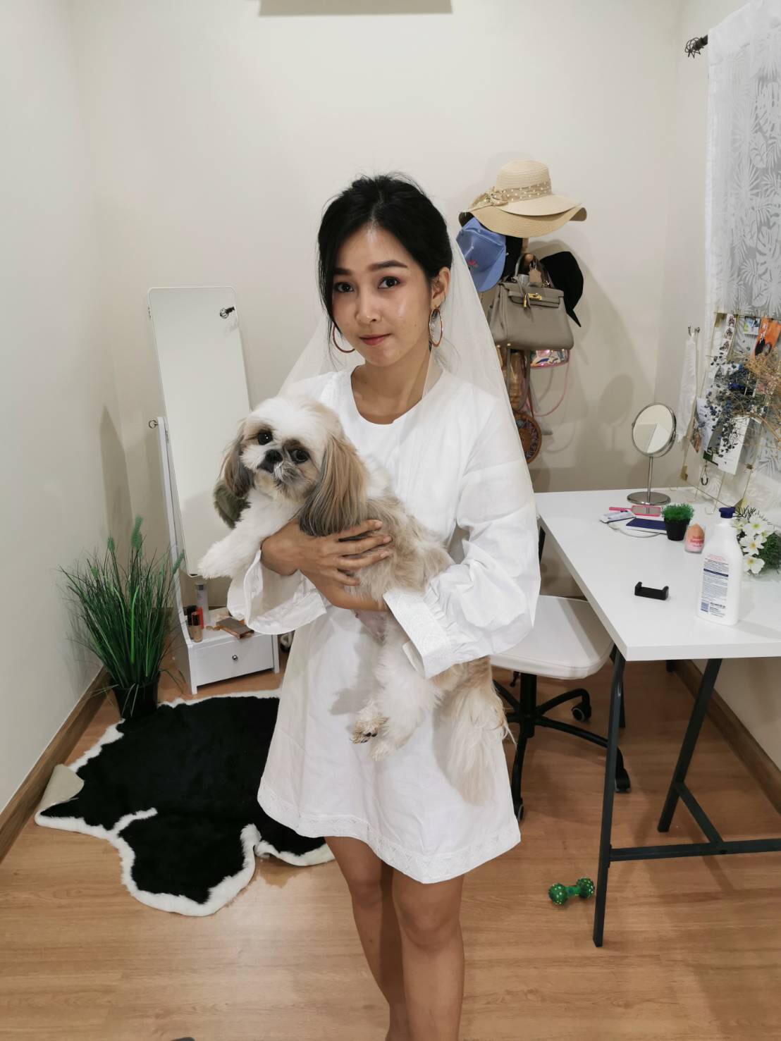 ผ้าคลุมเจ้าสาวสีขาวนวล ยาว 55-60 cm. Minimal Veil (คลุมหน้าได้)