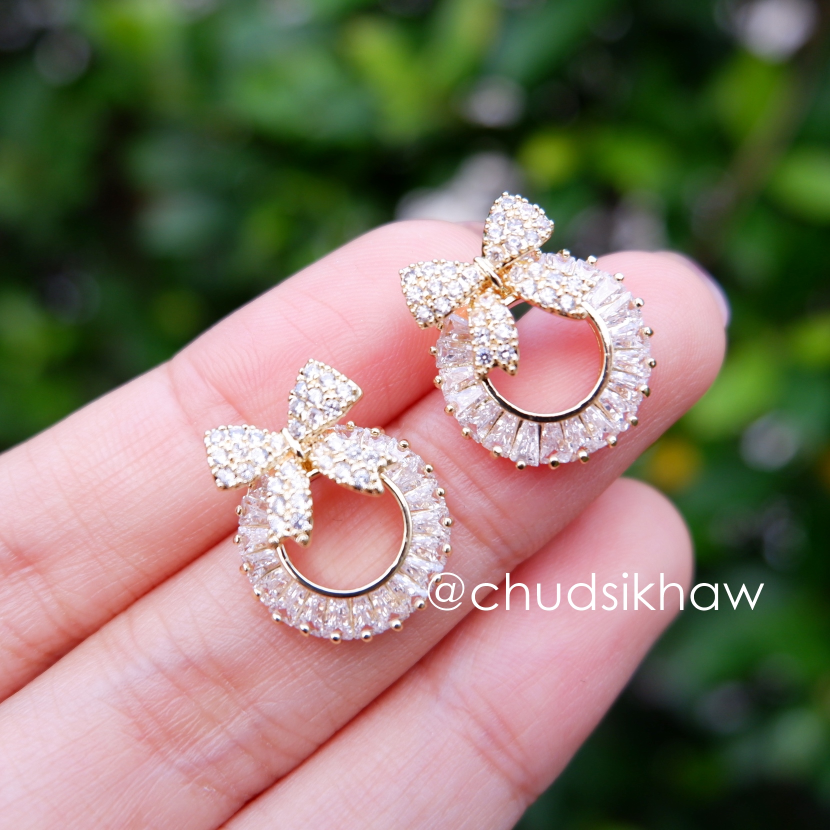 ต่างหูหลายแบบน่ารัก เล่นไฟ มุกแวววาว สวย ราคา 190 - 350 บาท
