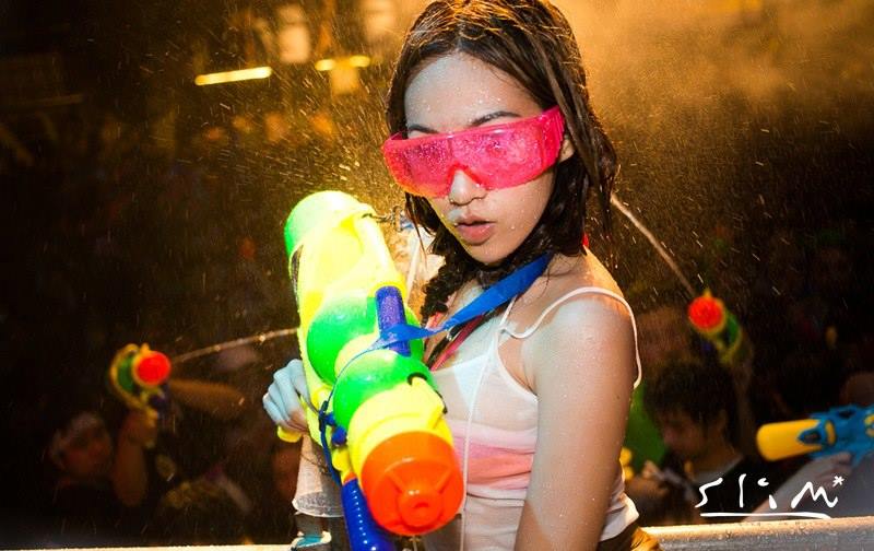 แว่นตากันน้ำ แว่นตากันลม สำหรับขี่จักรยาน safety glasses สีแดง