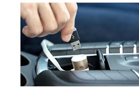 ที่ชาร์จในรถยนต์ พร้อมสายชาร์จไอโฟน และแอนดรอยด์ ยี่ห้อ Car Chager 3.4A รุ่น RCC192