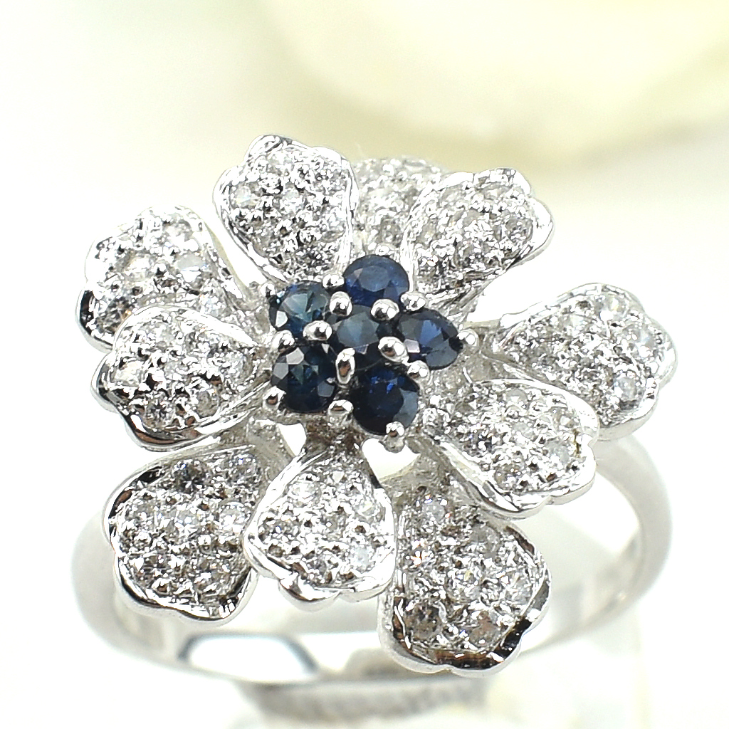 SKJewelryfactory แหวนดอกไม้ ไพลินแท้ ดีไซน์แปลกใหม่ สวยเก๋ ER01039-BSA