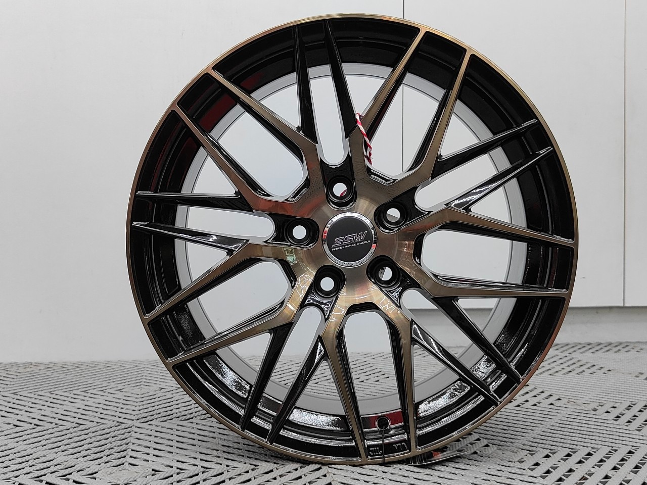ล้อ SSW S348 ขอบ 17x8.0 5x114.3 ET38 สีดำเงาหน้าชา *ราคาต่อวง