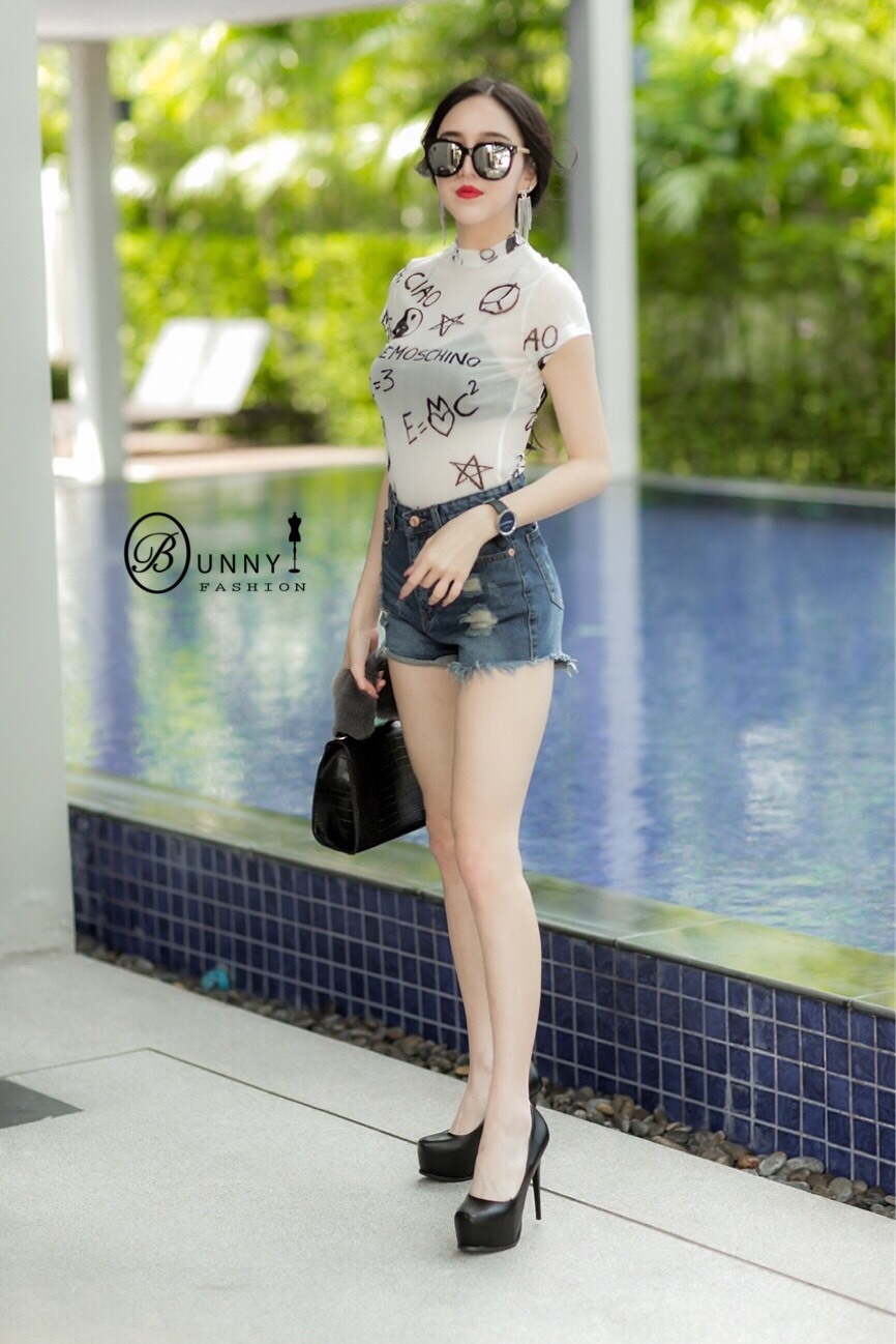 เสื้อเกาหลี พร้อมส่ง บอดี้สูท ลายMoschino