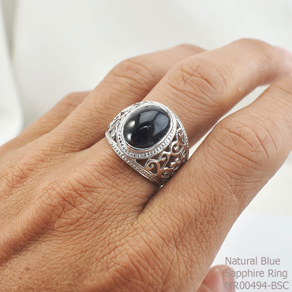 SKJewelryFactory แหวนพลอยไพลินแท้ ด้านข้างฉลุลาย ใส่สบาย ไม่อับนิ้ว MR00494-BSC