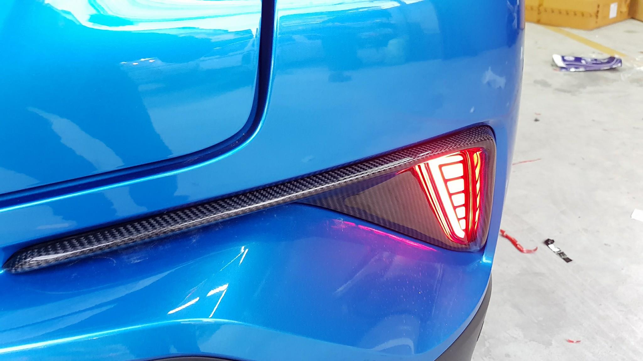 C-HR ครอบทับทิมท้ายแท้ทำเคฟล่าแท้เปลี่ยนแทนของเดิมซ้าย+ขวา