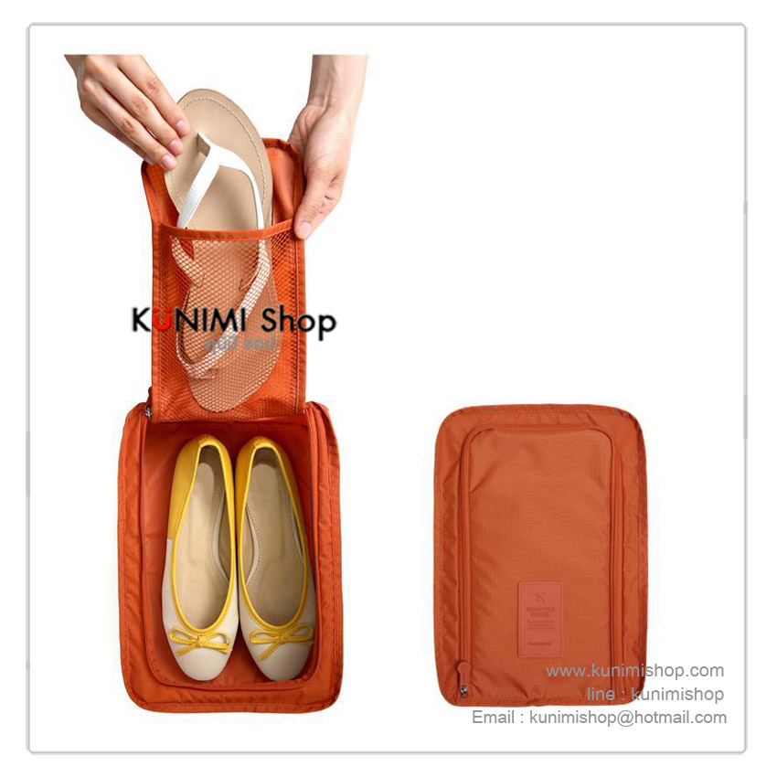  กระเป๋าจัดเก็บสิ่งของ กระเป๋าจัดระเบียบสิ่งของ สาสมารถใส่รองเท้าผ้าใบ รองเท้ากีฬา ออกกำลังกาย รองเท้าแตะ รองเท้าใส่เล่น หรือของใช้ต่างๆ เช่น ผ้าขนหนู ถุงเท้า ผ้าเช็ดตัว กระติกน้ำ เป็นต้น สำหรับพกพาเดินทาง ท่องเที่ยว มีซิปเปิดปิด สะดวกในการจัดเก็บ พร้อมหูหิ้ว * โดยรุ่น Ver. 3 นี้ ตรงช่องใส่รองเท้าจะไม่มีที่กั้นเหมือนกับ รุ่น Ver.2 ครับ * ขนาด กว้าง 21.5 x ยาว 30.5 x หนา 11 cm. 