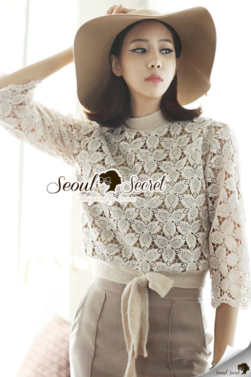 พร้อมส่ง เสื้อแขนยาวช่วงชายแขนบานนิดๆ เก๋ๆ