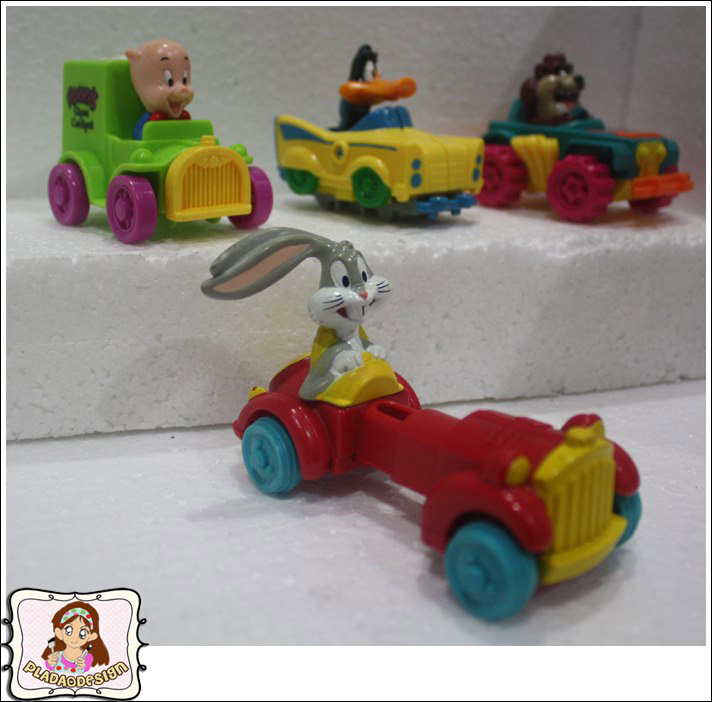1993 McDonald's แมคโดนัลด์ ของเล่น ของสะสม Happy Meal Looney Tunes Quack-up Cars ออกเมื่อ เมษายน 1993 อยู่นอกแพ็คค่ะ
