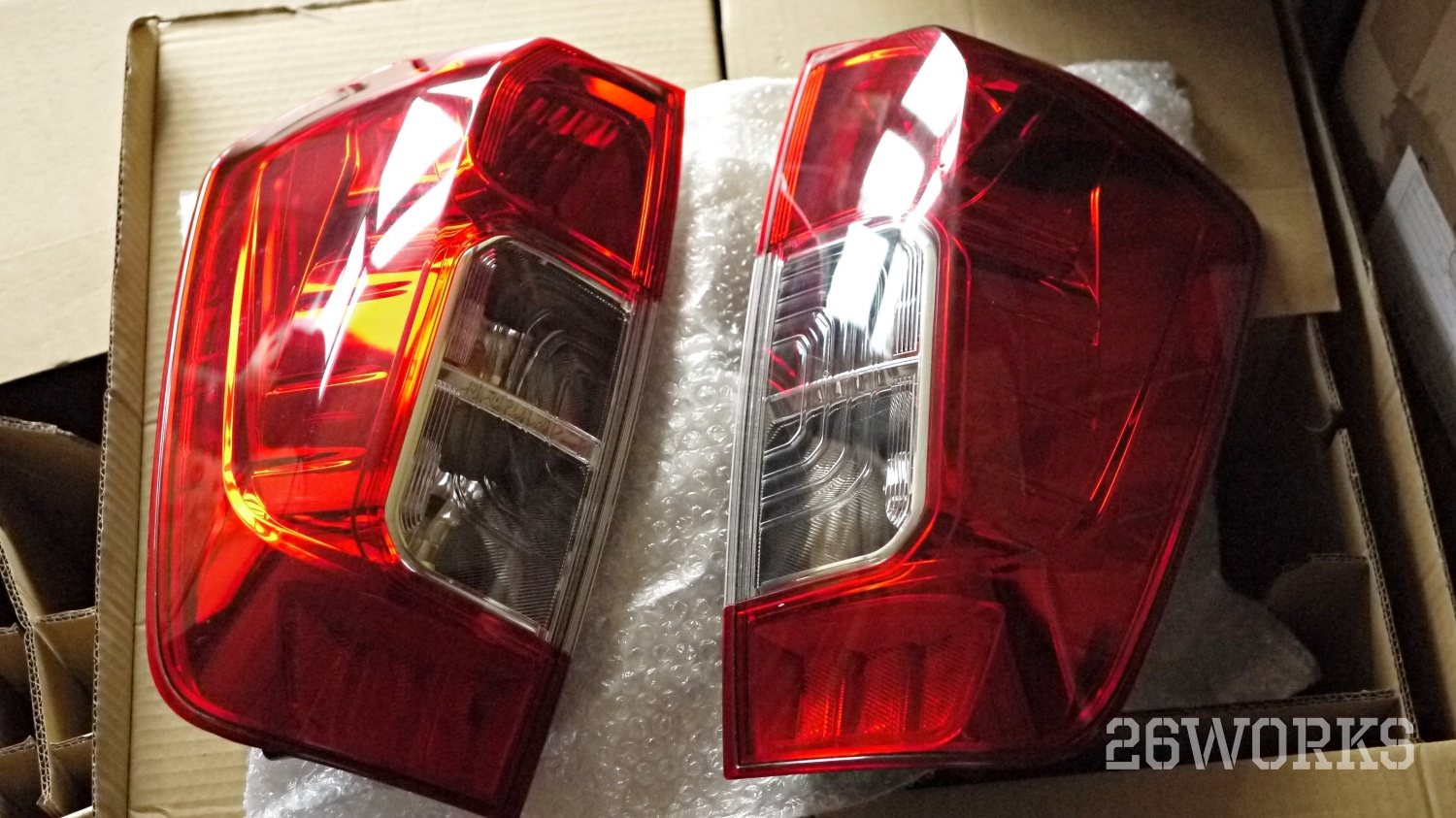 [มือสอง] ไฟท้าย np300 ของแท้ ถอดจากรถผมเอง 1 คู่ ซ้าย-ขวา