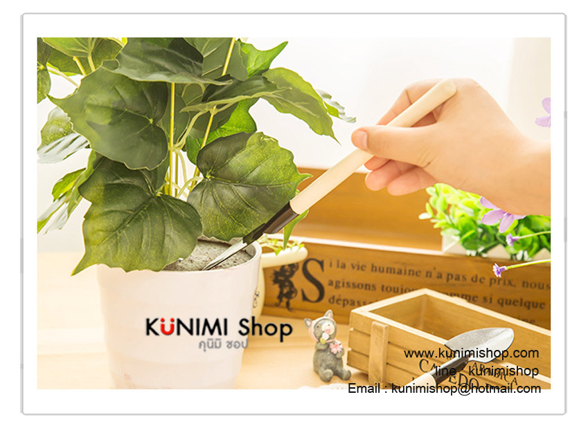 รหัสสินค้า GL098 อุปกรณ์ทำสวน ปลูกต้นไม้ ประกอบด้วย จอบ พลั่ว คราด ขนาดเล็ก พกพาสะดวก ไปในที่ต่างๆ 1 แพ็ค มี 3 ชิ้น