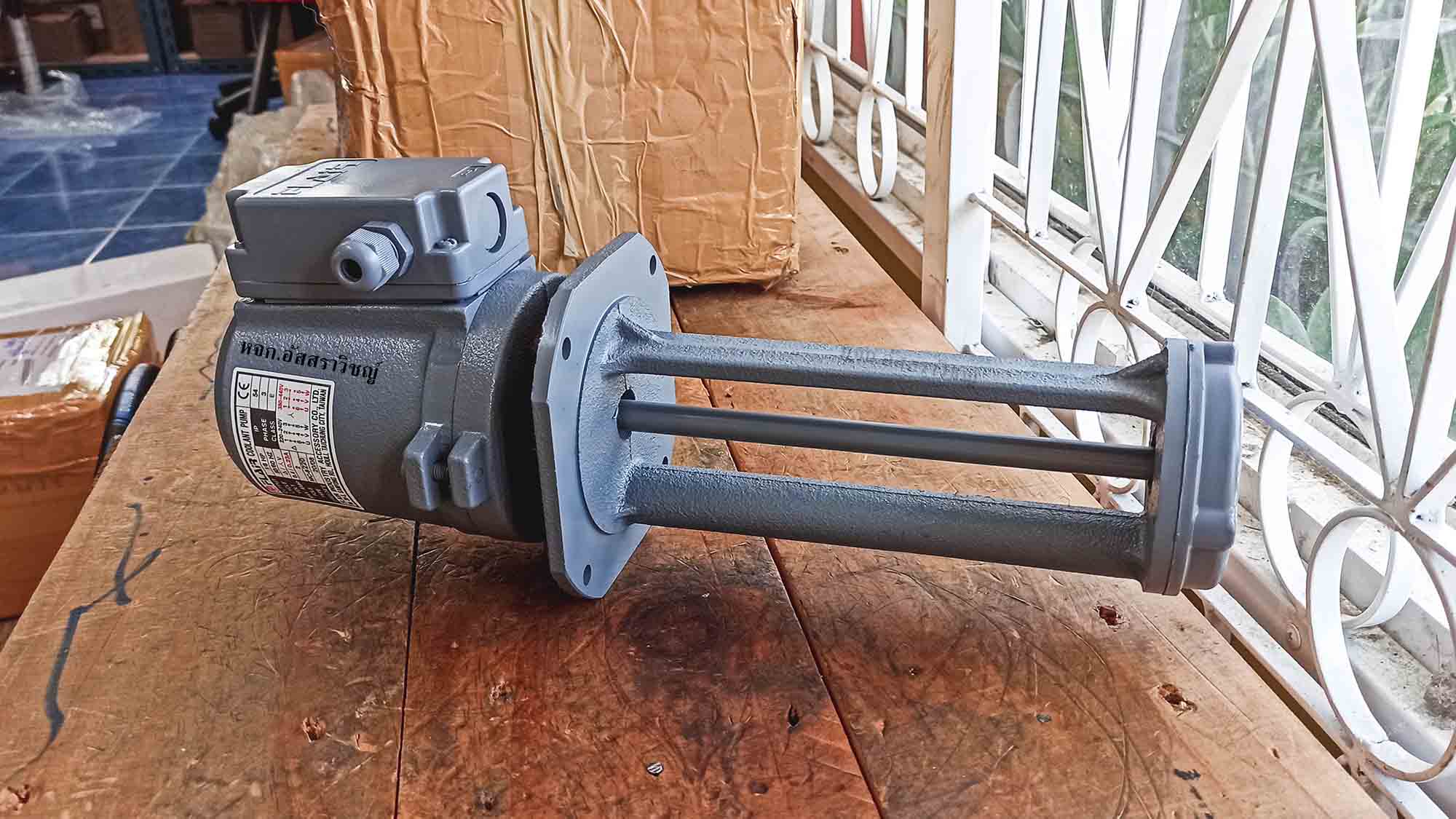 ปั๊มหล่อเย็นพร้อมมอเตอร์แบบดูดข้างบนและดูดจากใต้น้ำ หรือคูลแลนท์ปั๊ม (Coolant pump) รุ่น MC series