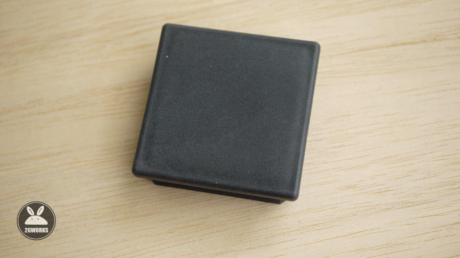 พลาสติกปิดเหล็กกล่อง 70x70 mm สวมใน