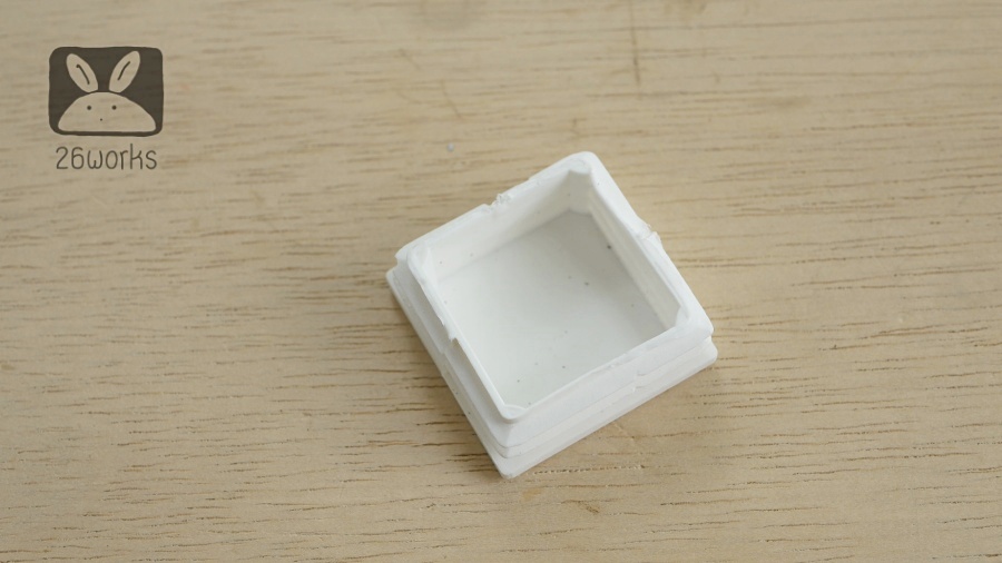 พลาสติกปิดเหล็กกล่อง 38x38 mm (1.5 นิ้ว) สวมใน สีขาวนวล