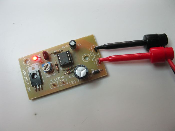 โครงงาน 3B (วงจรไฟกระพริบ 1 ช่อง) ใช้ไฟ 9 - 12V