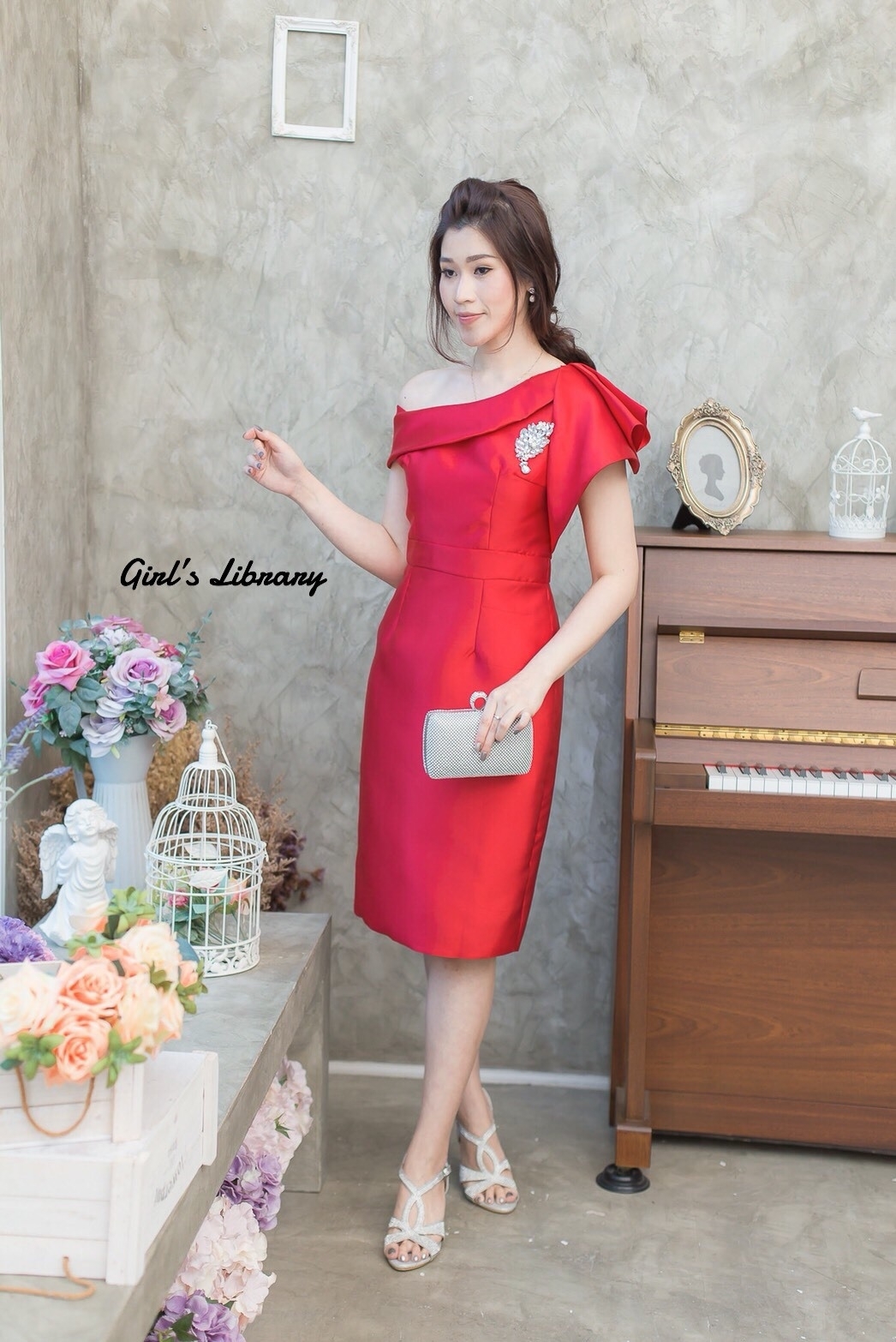 ชุดเดรสเกาหลี พร้อมส่ง Dress ผ้าไหมบ่าเฉียง