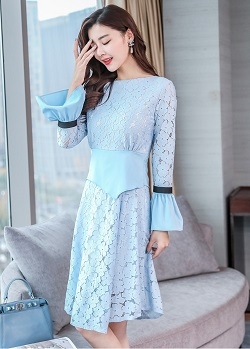 ชุดเดรสลูกไม้ พร้อมส่ง เดรสผ้าลูกไม้ ลายดอกไม้เนื้อดีสีฟ้า