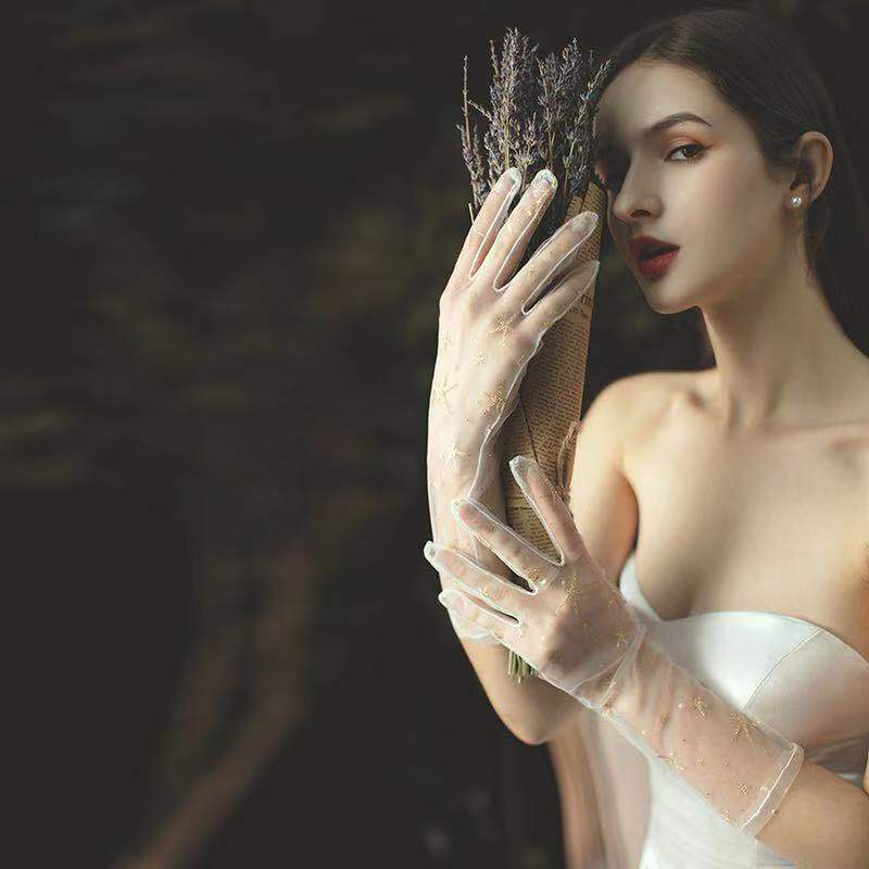 ถุงมือสีแชมเปญ ลายดาว ยาว 30 ซม.