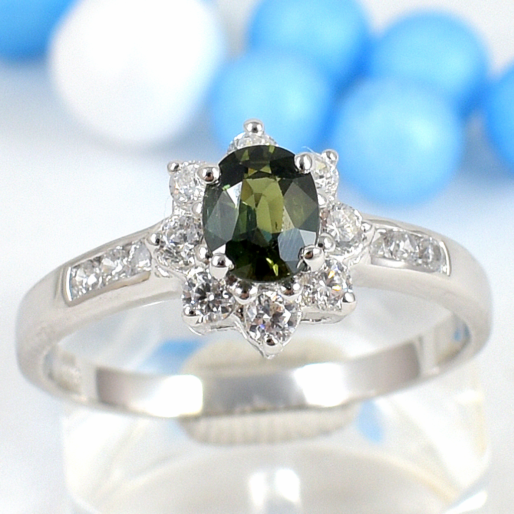 SKJewelryFactory แหวนพลอยแท้ พลอยจันทบุรี แหวนเงินแท้ 92.5% ฝังพลอยเขียวส่องแท้ ER00663-GSA2