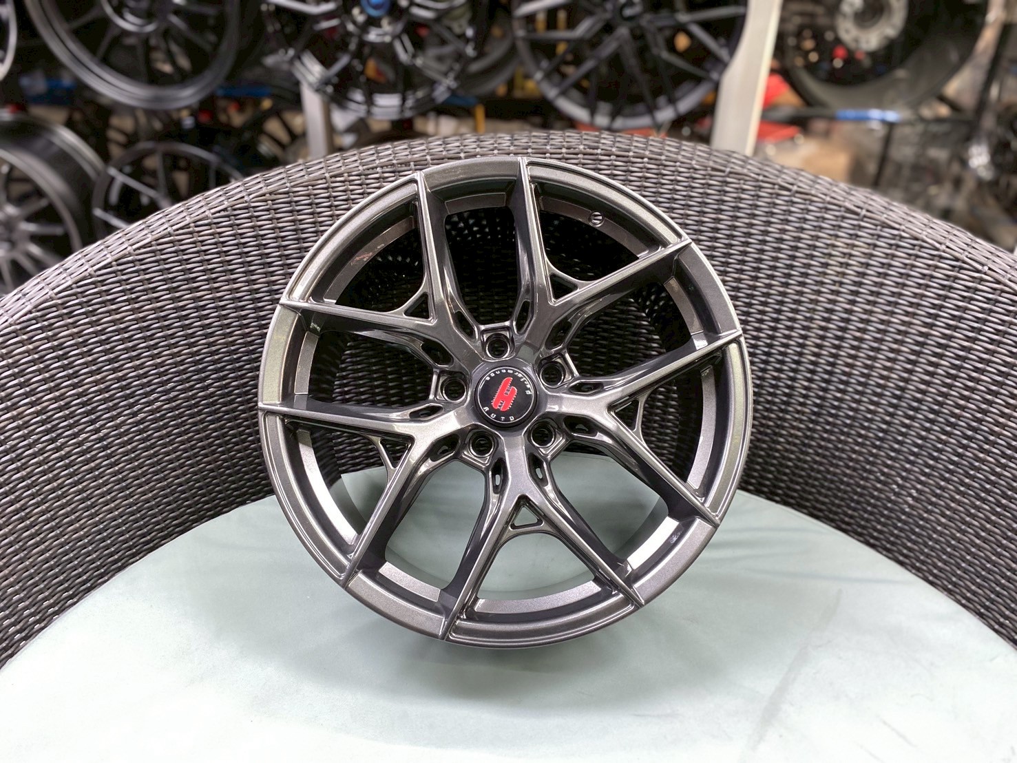 ล้อ APP VL2 ขอบ18x8.5 5x114.3 ET35 สีเทาเงา GM *ราคาต่อวง ล้อเบา Flowforming